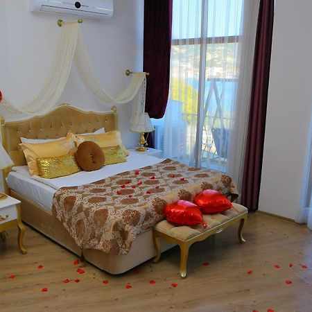 Huri & Nuri Hotel (Adults Only) Foça Ngoại thất bức ảnh