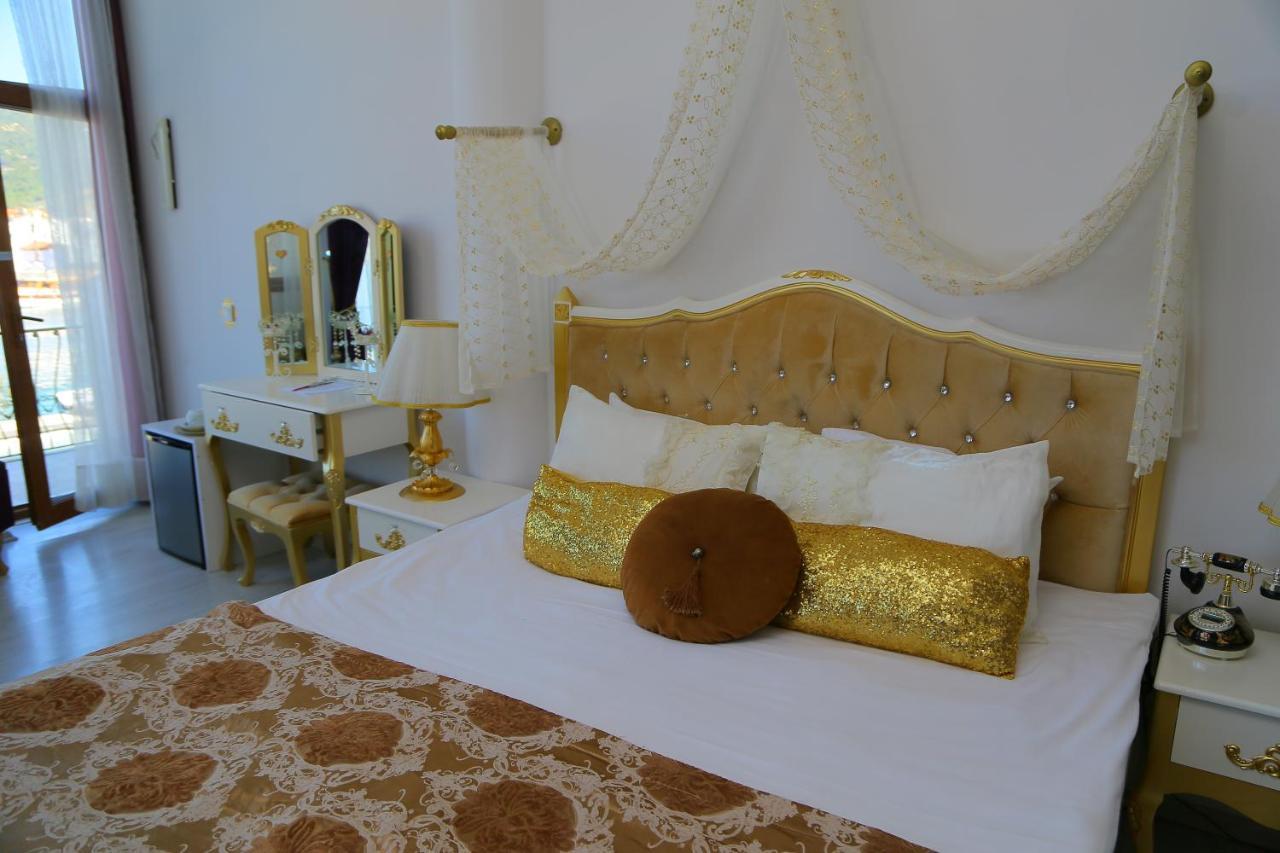 Huri & Nuri Hotel (Adults Only) Foça Ngoại thất bức ảnh
