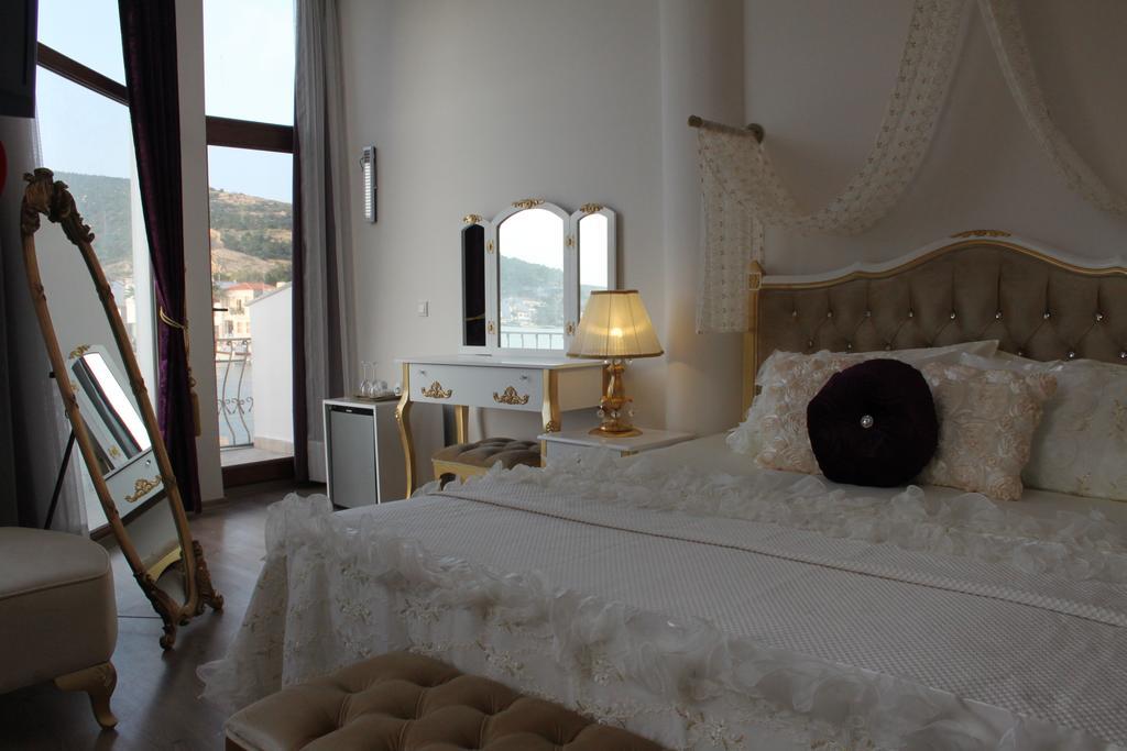Huri & Nuri Hotel (Adults Only) Foça Ngoại thất bức ảnh