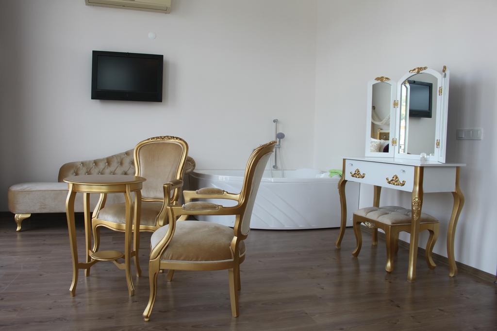 Huri & Nuri Hotel (Adults Only) Foça Ngoại thất bức ảnh