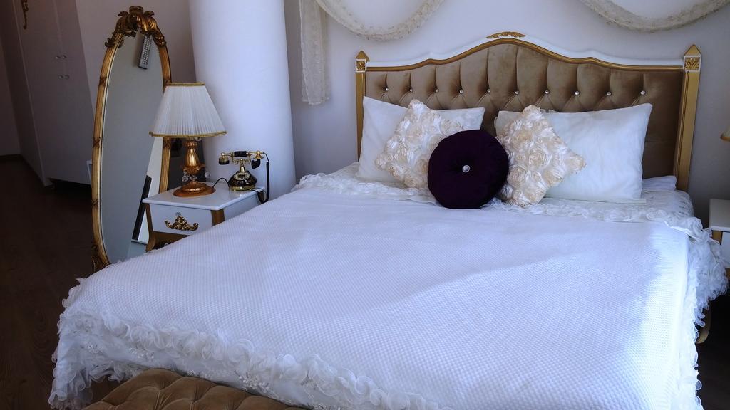 Huri & Nuri Hotel (Adults Only) Foça Ngoại thất bức ảnh
