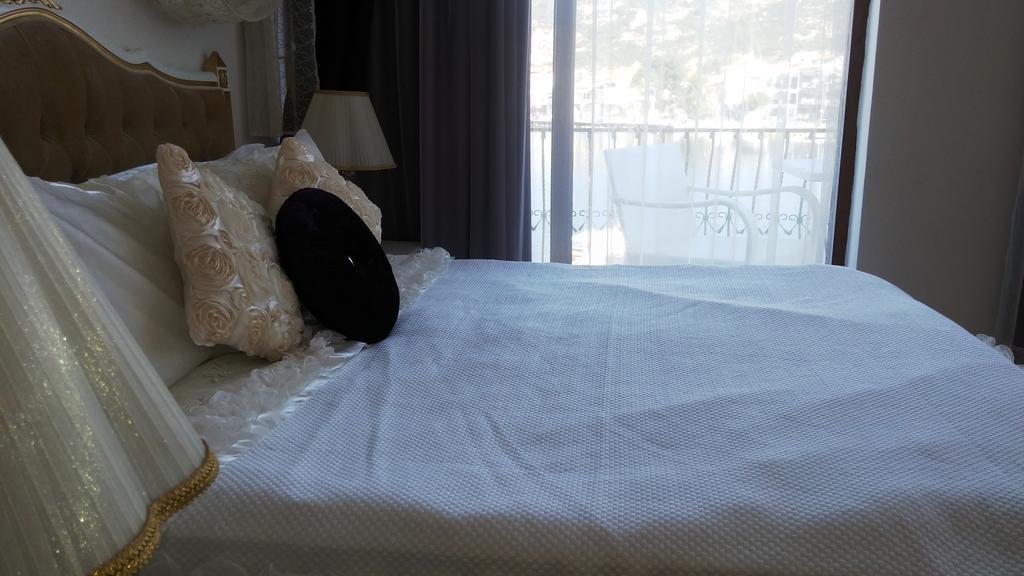 Huri & Nuri Hotel (Adults Only) Foça Ngoại thất bức ảnh