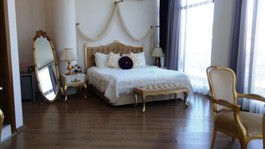 Huri & Nuri Hotel (Adults Only) Foça Ngoại thất bức ảnh