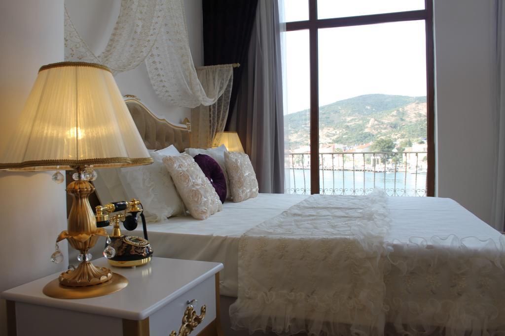 Huri & Nuri Hotel (Adults Only) Foça Ngoại thất bức ảnh